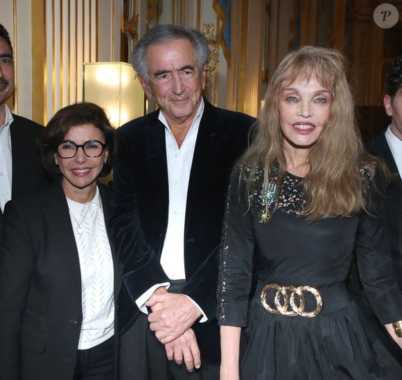 Semi Exclusif - Rachida Dati, Bernard-Henri Lévy et Arielle Dombasle - Arielle Dombasle est élevée au rang d'Officière de l'ordre des Arts et Lettres au Ministère de la Culture à Paris le 08 Décembre 2025.

© Bertrand Rindoff / Bestimage