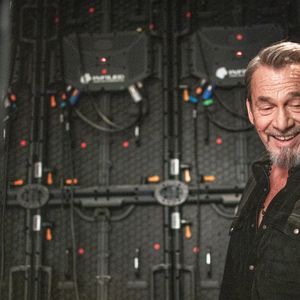 Exclusif - Florent Pagny en backstage de l'enregistrement de l'émission "Serge Lama, le dernier rappel" présentée par F. Bollaert, diffusée le vendredi 21 novembre 2025 sur France 3 à 21h10, au théâtre Marigny à Paris, France, le 29 avril 2025. © Clovis-Moreau/Bestimage