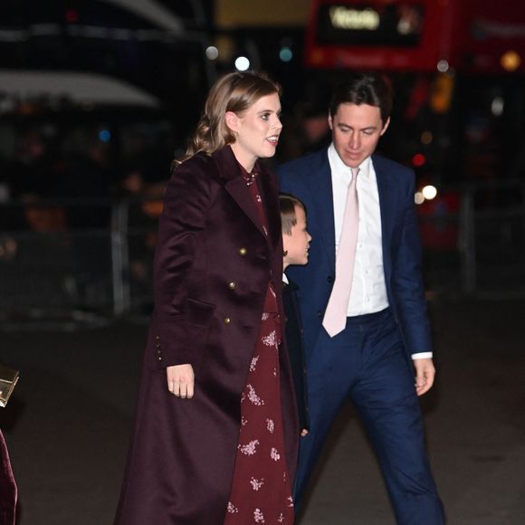 La princesse Beatrice d’York enceinte et son mari Edoardo Mapelli Mozzi - La famille royale d'Angleterre assiste à la messe "Together At Christmas Carol" à l'abbaye de Westminster à Londres, Royaume-Uni le 6 Décembre, 2024 © GOFF INF / BESTIMAGE