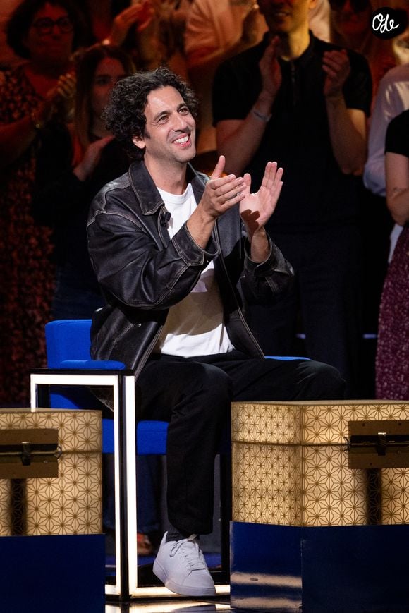 Exclusif - Max Boublil lors de l'enregistrement de l'émission "La Boîte à secrets", présentée par F.Bollaert et diffusée le 16 octobre sur France 3, à Paris, France, le 29 septembre 2026. © Cyril Moreau/Bestimage