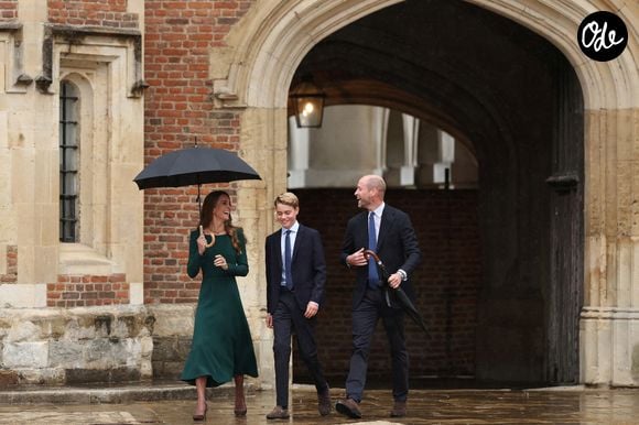 Le prince George de Galles, fait sa rentrée au collège d'Eton entouré de ses parents, le prince William, prince de Galles, et Catherine (Kate) Middleton, princesse de Galles, le 8 septembre 2026.  © PA Wire/PA Images / Bestimage
