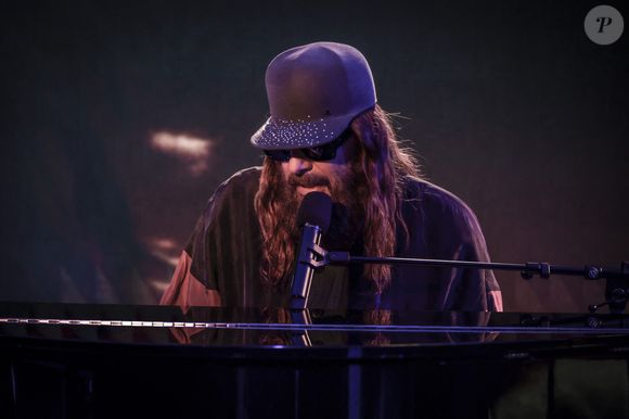 Sébastien Tellier, sur le plateau de l'émission "Clique" présentée par M.Achour à Paris, le 12 novembre 2025, et diffusée sur Canal + le 13 novembre 2025.
© Jack Tribeca / Bestimage