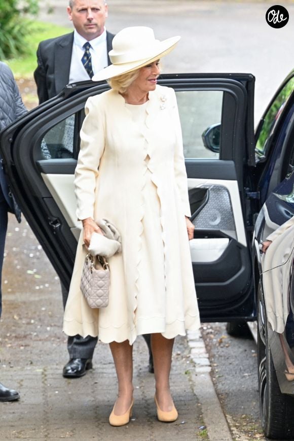 Reine Camilla Parker Bowles - Mariage royal de Peter Phillips et Harriet Sperling à l'église All Saints' Church de Kemble le 6 juin 2026. Photo : Backgrid UK/ Bestimage