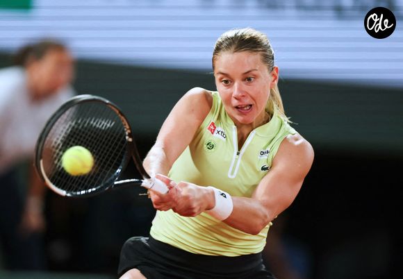Pourtant, elle rencontre des difficultés financières

PARIS, 5 juin 2026 Photo by Xinhua/ABACAPRESS.COM) -- Maja Chwalinska frappe un retour pendant le match de demi-finale du simple dames entre la Polonaise Maja Chwalinska et la Russe Diana Shnaider au tournoi de tennis de Roland Garros, Paris, France, 4 juin 2026. Photo by Xinhua/ABACAPRESS.COM/Wu Huiwo)