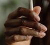 Une préparation rigoureuse de l'ongle est la première clé pour accélérer la fixation du produit.
