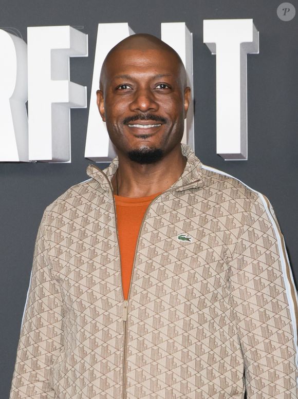 Devenu ensuite star du JT, il a gravi les échelons jusqu’à devenir l’animateur préféré des Français.

Harry Roselmack - Avant-première du film "Un parfait inconnu" au Grand Rex à Paris le 15 janvier 2025. © Coadic Guirec/Bestimage