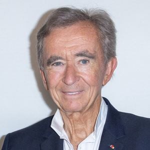 Bernard Arnault au greeting du défilé Christian Dior prêt à porter femme Printemps/Été 2024 lors de la Fashion Week de Paris (PFW), au Jardin des Tuileries, à Paris, France, le 26 septembre 2023. © Olivier Borde/Bestimage