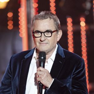 De nombreuses personnalités de la télévision partagent leur vie entre Paris et la campagne.

Exclusif - Christophe Dechavanne lors de l'enregistrement de la soirée "Les trente ans du sidaction - la soirée événement" au Grand Rex à Paris diffusée sur France 2

© Cyril Moreau / Coadic Guirec / Bestimage