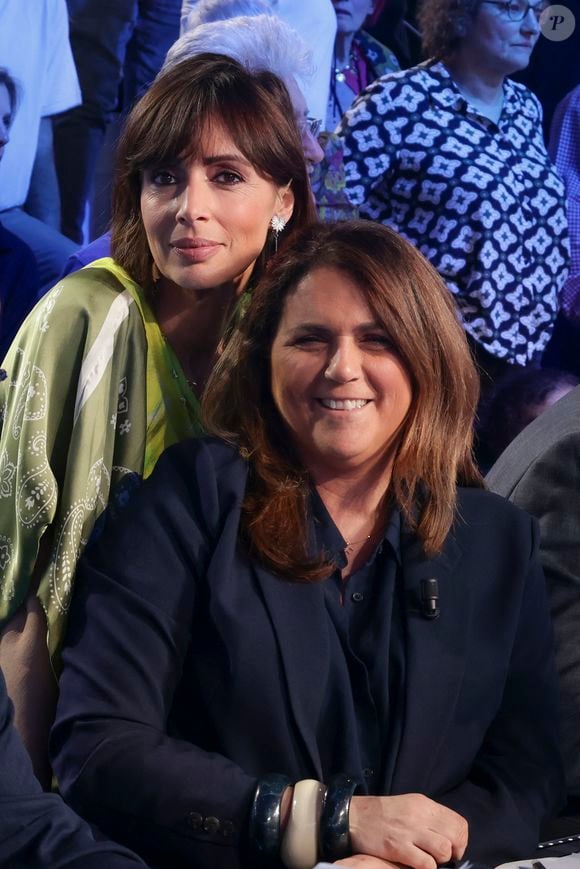 Les premières informations sur sa bande de chroniqueurs sont sorties : Valérie Benaïm et Géraldine Maillet seront bel et bien de la partie.

Exclusif - Géraldine Maillet, Valérie Benaim, sur le plateau de l’émission « TPMP » présentée par C.Hanouna et diffusée en direct sur Youtube et sur toutes les box (SFR, FREE, Bouygues, MyCanal etc), Paris, France, le 24 mars 2025. © Jack Tribeca / Bestimage