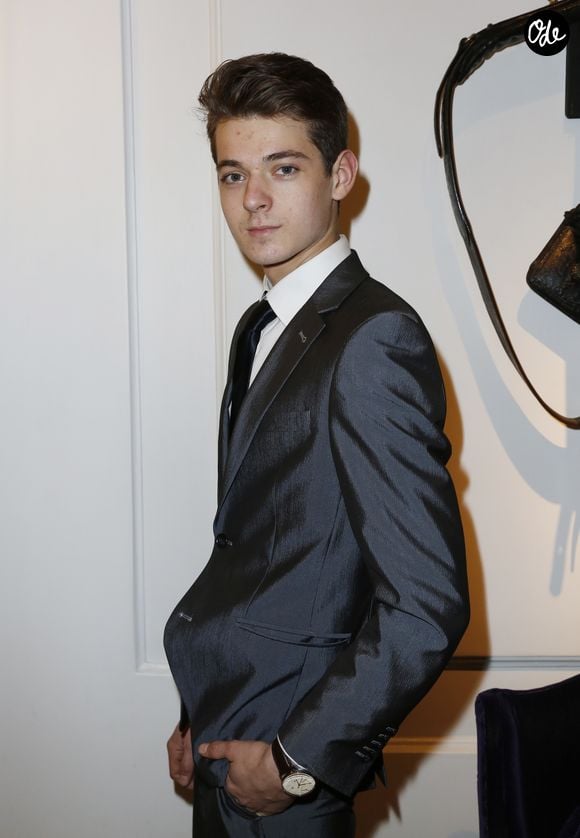Exclusif - Léonard Trierweiler lors du défilé William Arlotti collection de mode pour interpréter le millésime 2016 (cru classé) de la cuvée Organdi du Domaine de la Croix à l' hôtel Lancaster à Paris, France, le 13 mars 2017. © Marc Ausset-Lacroix/Bestimage
