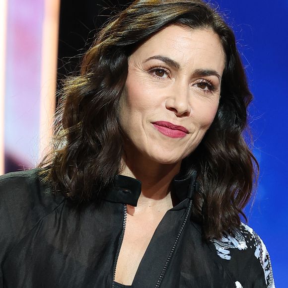 Révélée dans la "Star Academy", Olivia Ruiz ne se contente pas de chanter : elle s’est également imposée comme auteure.

Olivia Ruiz - Les personnalités se mobilisent lors de la 37ème édition du Téléthon sur le plateau de France 2, avec pour parrain Vianney. Cette année, 80,6 millions de dons ont été promis. 
© Coadic Guirec / Bestimage