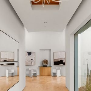 Exclusif - La nouvelle villa de Kanye West à Beverly Hills. Kanye a finalisé l'achat hors marché pour 35 millions de dollars. La propriété de style méditerranéen comprend environ 1900 m2 d'espace habitable, des jardins privés et des vues panoramiques sur la ville. Los Angeles, le 15 décembre 2024.