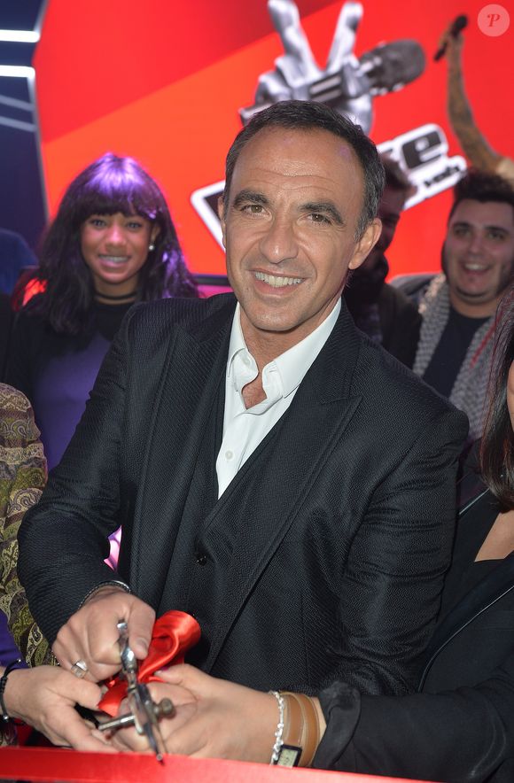 “À partir de minuit, vous pourrez retrouver les singles des auditions à l'aveugle des douze demi-finalistes ainsi que l'album The Voice”, dévoile Nikos Aliagas

Nikos Aliagas lors d l’inauguration du tout nouvel espace dédié à l'émission de The Voice, la plus belle voix au musée Grévin à Paris, France, le 7 février 2017. © Veeren/Bestimage