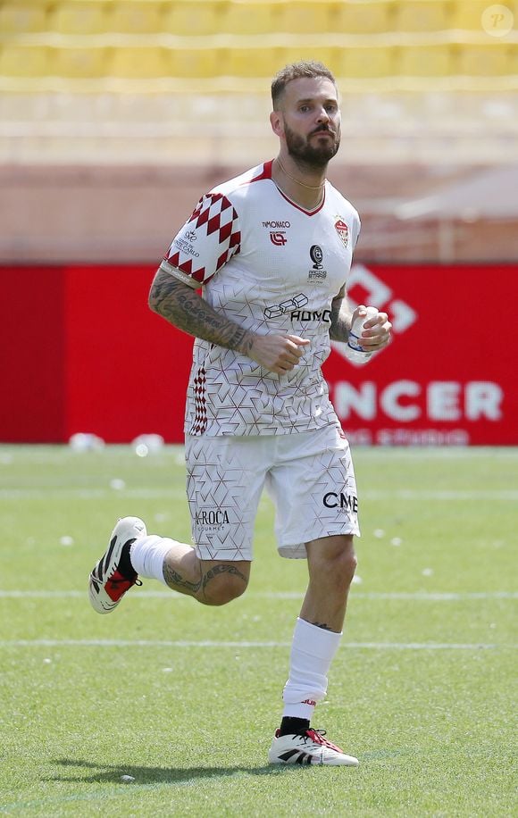 Matt Pokora (M. Pokora) lors du match de football Racing Stars Football Cup opposant Les pilotes Nazionale Piloti contre les Barbagiuans au stade Louis II à Monaco, le 21 mai 2025. © Jean-François Ottonello/Nice Matin/Bestimage