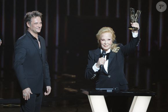 Pour rappel, Sylvie Vartan avait récemment révélé qu'Emma était "prête à convoler" !
David Hallyday et Sylvie Vartan - Cérémonie de la 40ème édition des Victoires de la Musique à la Seine Musicale à Boulogne-Billancourt, France, le 14 février 2025. © Coadic Guirec/Bestimage