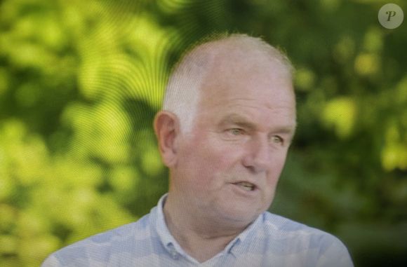 "Je préfère arrêter. On va refaire un effort et puis ça recommencera. Je voulais que ça marche mais je ne sais pas, je crois qu'on n'est pas fait l'un pour l'autre. C'est comme ça, c'est tout", a alors justifié Jean-Louis. 

Jean-Louis et Isabelle lors du bilan de L'amour est dans le pré