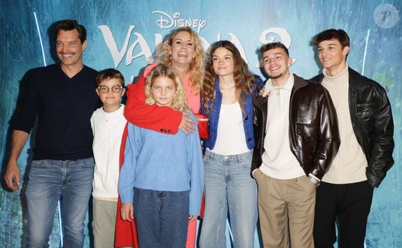 Elodie Gossuin avec son mari Bertrand Lacherie et leurs enfants - Première du film Disney "Vaiana 2" au Grand Rex à Paris le 23 novembre 2024. © Coadic Guirec/Bestimage