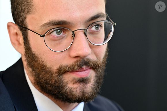 Louis Sarkozy a dédicacé son nouveau livre "Napoléon Bonaparte, l'empire des livres" dans le cadre de la Semaine du Libraire à Menton où il a ensuite participé à une conférence sur Napoléon, le 15 mai 2025. © Bruno Bebert/Bestimage
