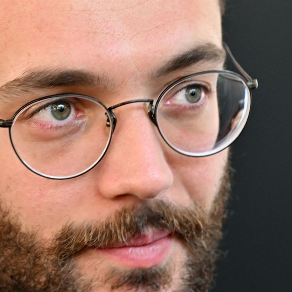 Louis Sarkozy a dédicacé son nouveau livre "Napoléon Bonaparte, l'empire des livres" dans le cadre de la Semaine du Libraire à Menton où il a ensuite participé à une conférence sur Napoléon, le 15 mai 2025. © Bruno Bebert/Bestimage