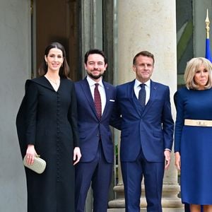 Le président français Emmanuel Macron et Brigitte Macron, Hussein ben Abdallah, et sa femme la princesse Rajwa Al Hussein à l'Elysée, le 8 octobre 2025. 

© Christian Liewig / Bestimage