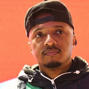 Soprano est né il y a quarante-six ans à Marseille.

Le rappeur Soprano à Saint-Sever (76) pour une émission spéciale sur NRJ. Tesson/ANDBZ/ABACAPRESS.COM