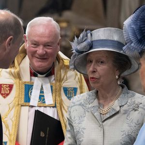 Le prince Edward, duc d'Édimbourg, la princesse Anne, Sophie Rhys-Jones, duchesse d'Édimbourg - Les membres de la famille royale assistent à un service d'action de grâce pour le jour de la Victoire en Europe à l'abbaye de Westminster, à Londres, au Royaume-Uni, le 8 mai 2025. (Julian Simmonds/WPA-Pool/Bestimage).