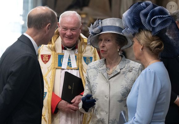 Le prince Edward, duc d'Édimbourg, la princesse Anne, Sophie Rhys-Jones, duchesse d'Édimbourg - Les membres de la famille royale assistent à un service d'action de grâce pour le jour de la Victoire en Europe à l'abbaye de Westminster, à Londres, au Royaume-Uni, le 8 mai 2025. (Julian Simmonds/WPA-Pool/Bestimage).