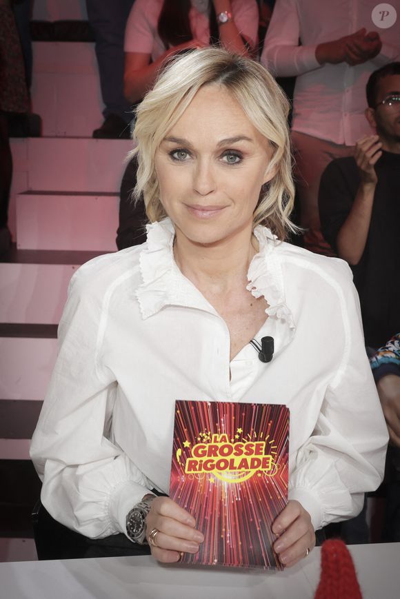 Exclusif - Cécile de Ménibus - Enregistrement de l'émission "La Grosse Rigolade" présentée par C.Hanouna le 1er décembre qui sera diffusée à 21h10 sur C8 le Jeudi 8 décembre 2022 qui réunira les experts de la blague pour une soirée 100% Darka. © Jack Tribeca / Bestimage