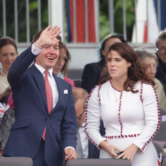 La princesse Beatrice d'York et son mari Edoardo Mapelli Mozzi, la princesse Eugenie d'York et son mari Jack Brooksbank - La famille royale d'Angleterre lors du concert devant le palais de Buckingham à Londres, à l'occasion du jubilé de platine de la reine d'Angleterre. Le 4 juin 2022