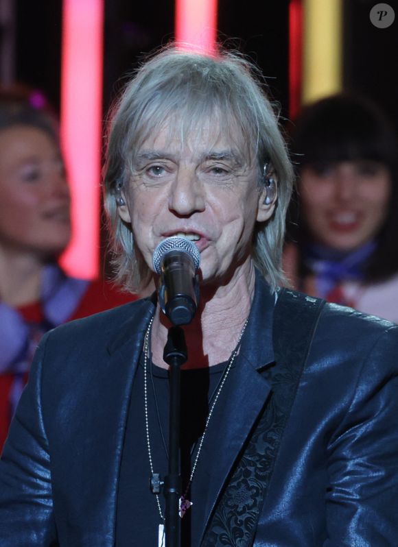 Jean-Louis Aubert - Les célébrités se mobilisent pour la 38ème édition du Téléthon dans les studios de France 2 à Paris © Coadic Guirec / Bestimage