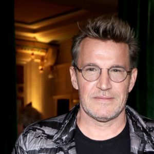 Benjamin Castaldi lors de la soirée des 140 ans de légende des Deux Magots et vernissage de l'exposition "140 ans d'esprits créatifs à Saint-Germain-des-Prés" à Paris le 29 avril 2024.

© Cédric Perrin / Bestimage