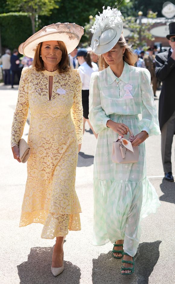 Carole Middleton et sa belle-fille A.Middleton (Thevenet) assistent aux courses hippiques Royal Ascot, le 18 juin 2025.