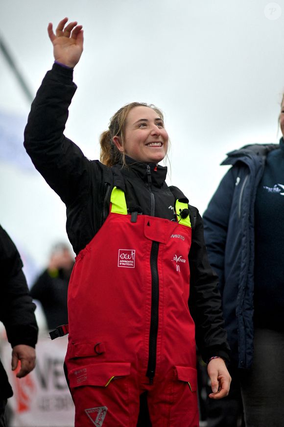 La skipper française Violette Dorange célèbre sur son monocoque Imoca Devenir sa 25e place dans la 10e édition du Vendée Globe, course à la voile en monocoque autour du monde, aux Sables-d'Olonne, dans l'ouest de la France, le 9 février 2025. Photo by Franck Castel/ABACAPRESS.COM