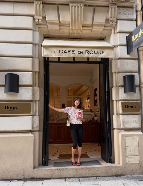 Jeanne Damas a partagé plusieurs images de son nouveau projet : le Café Rouje. Capture d'écran Instagram