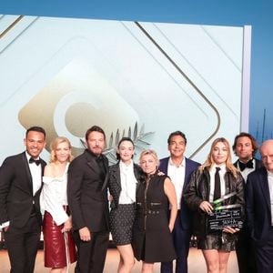 Exclusif - Mohamed Bouhafsi, Celine Salette, Samuel Lebihan, Charlotte Le Bon, Anne-Elisabeth Lemoine, Patrick Cohen, Santa, Bertrand Chameroy, Pierre Lescure sur le plateau de l'émission "C à vous" lors du 77ème Festival International du Film de Cannes (14 - 25 mai 2024), le 24 mai 2024.  © Jack Tribeca / Bestimage