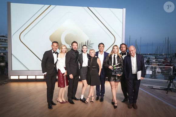 Exclusif - Mohamed Bouhafsi, Celine Salette, Samuel Lebihan, Charlotte Le Bon, Anne-Elisabeth Lemoine, Patrick Cohen, Santa, Bertrand Chameroy, Pierre Lescure sur le plateau de l'émission "C à vous" lors du 77ème Festival International du Film de Cannes (14 - 25 mai 2024), le 24 mai 2024. © Jack Tribeca / Bestimage