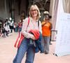 De nombreuses stars ont envahi les allées, mêlant culture et célébrité.

Judith Godreche lors du 5ème festival du Livre de Paris au Grand Palais à Paris, France, le 18 avril 2026. Les 17, 18 et 19 avril 2026, le Festival du livre de Paris célébrera les livres et la lecture, sous toutes ses formes, pour tous les publics. © Denis Guignebourg/BestImage