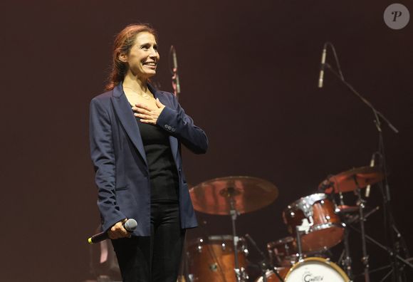 Exclusif - Emily Bécaud - Concert "Et Maintenant", le spectacle hommage à Gilbert Bécaud interprété par Jules Grison avec la participation exceptionnelle de sa fille, Emily Bécaud à l'Olympia, Parisle 17 septembre 2023. © Coadic Guirec/Bestimage