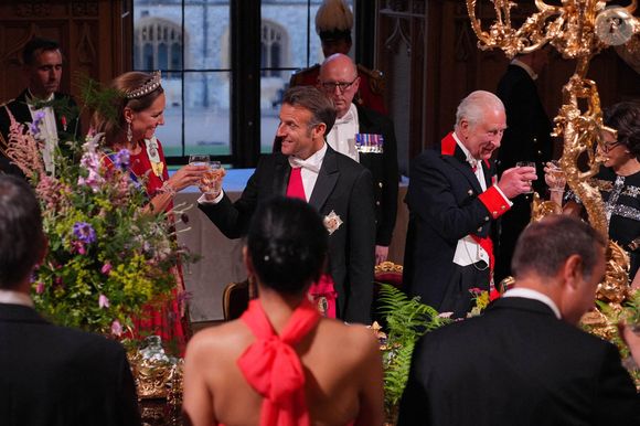 Le roi Charles III et la princesse de Galles Kate Middleton aux côtés d'Emmanuel Macron lors du Banquet d'État organisé en l'honneur du Président français à Londres le mardi 8 juillet 2025. Photo credit should read: Yui Mok/PA Wire