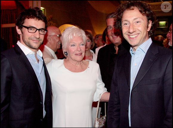 On ne va pas se mentir" : Un proche de Line Renaud sans filtre sur l'état  de santé de la chanteuse de 96 ans : Le diaporama - Purepeople