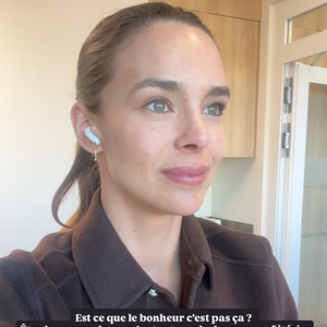 Très émue, elle a partagé son bonheur sur les réseaux sociaux en confiant : "Rien ne peut m'enlever cette joie d'avoir trouvé ma place."

Marine Lorphelin évoque sa nouvelle vie hors de France, en story sur Instagram.