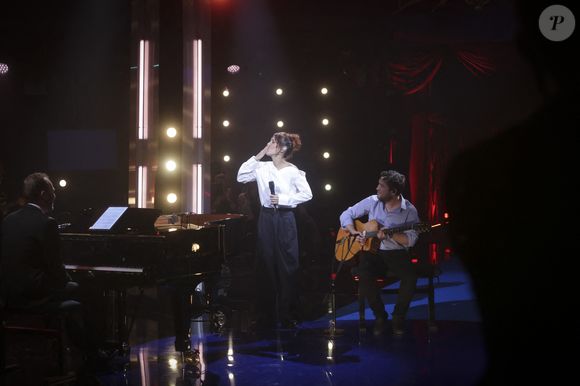 "Là, on a encore écrit que je m'étais embrouillée avec Patricia Kaas, alors que ce n'est pas vrai", a t-elle regretté avant d'en dire davantage quant à l'ambiance durant les auditions à l'aveugle. 

Exclusif - Zaz (Isabelle Geffroy) - Enregistrement de l'émission "Le grand échiquier, Spéciale Edith Piaf", présentée par C.Chazal et A.Manoukian, et diffusée le 12 mars sur France 2 © Jack Tribeca / Bestimage