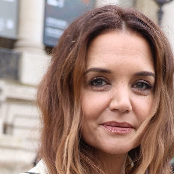 Cette dernière a liké un post Instagram confirmant la romance entre Tom Cruise et Ana de Armas

Katie Holmes aux arrivées au défilé Zimmermann Mode Collection Prêt-à-Porter Automne/Hiver lors de la Fashion Week de Paris (PFW), à Paris, France. © Denis Guignebourg/Bestimage