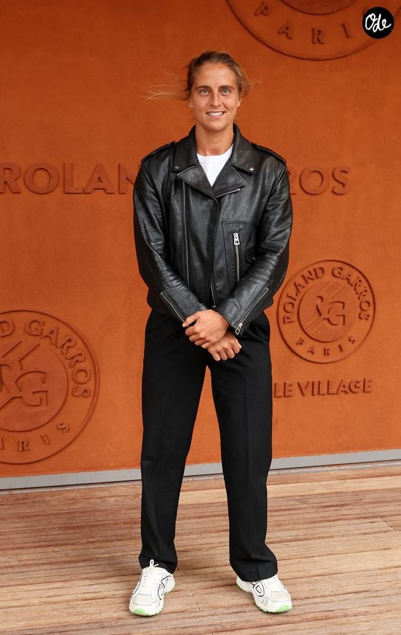 Pauline Déroulède au photocall du village lors des Internationaux de France de Tennis de Roland Garros 2026, à Paris, France, le 6 juin 2026. © Jacovides-Moreau/Bestimage