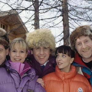 Il révèle ainsi qu'en décembre dernier, un cancer du poumon métastatique de stade IV lui a été diagnostiqué.
Archives - En France, à Vars-sur-Risoul, lors du tournage de l'émission Club Dorothée, Jacky, Patrick Simpson-Jones, Francois Corbier le 15 février 1993. Alain Canu via Bestimage
