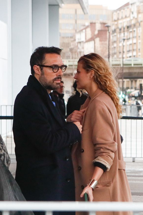 Nicolas Bedos, avec sa compagne Pauline Desmonts sort du tribunal correctionnel de Paris où il était convoqué pour agression sexuelle en état d'ivresse sur une jeune femme de 25 ans ; le procès est reporté en septembre 2024.

© Christophe Clovis / Bestimage