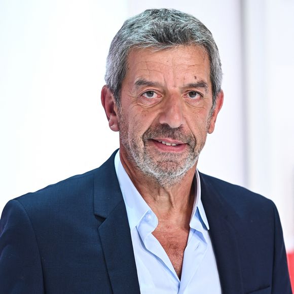 Exclusif - Michel Cymes lors de l'enregistrement de l'émission "Vivement Dimanche" au Studio Gabriel et diffusée le 30 octobre 2022 sur France 3.
Photos du 16 octobre 2022.

© Guillaume Gaffiot / Bestimage