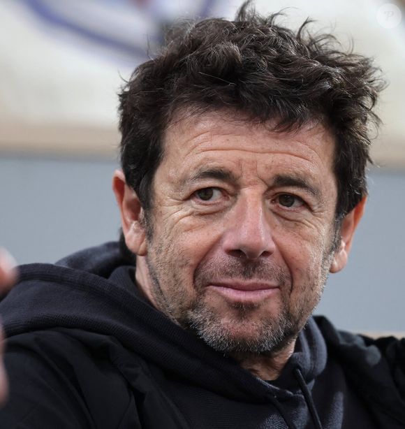Le chanteur a partagé sa peine de voir cette demeure, chargée de souvenirs, partir en fumée.
Patrick Bruel - Célébrités dans les tribunes des Internationaux de France de tennis de Roland Garros 2024 à Paris le 27 mai 2024. © Moreau-Jacovides/Bestimage