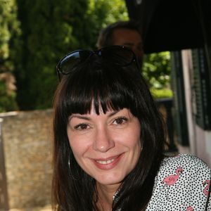 Il a ensuite refait sa vie avec Agnès Michaux, ex-présentatrice de "C'est pas le 20 heures" sur Canal+ avec qui il a eu un troisième enfant : Amedeo (30 juillet 2000). 

Agnès Michaux - "Les écrivains chez Gonzague Saint Bris" - 1ère édition à Chanceaux-près-Loches le 26 août 2018.