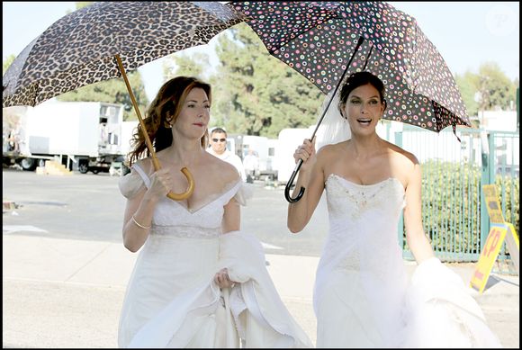 Teri Hatcher et Dana Delany sur le tournage de "Desperate Housewives" à Los Angeles

FAME PICTURES / BESTIMAGE